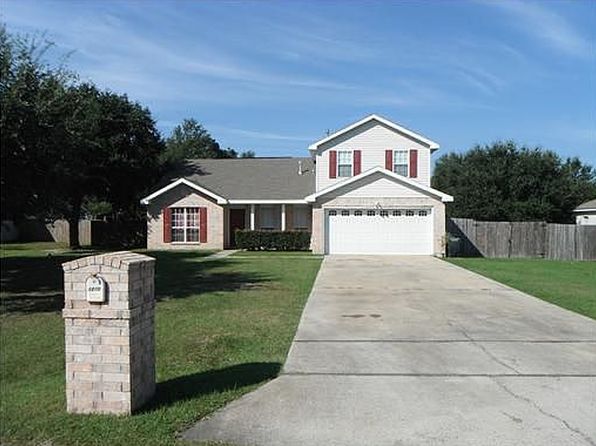 1210 Merritt Ln