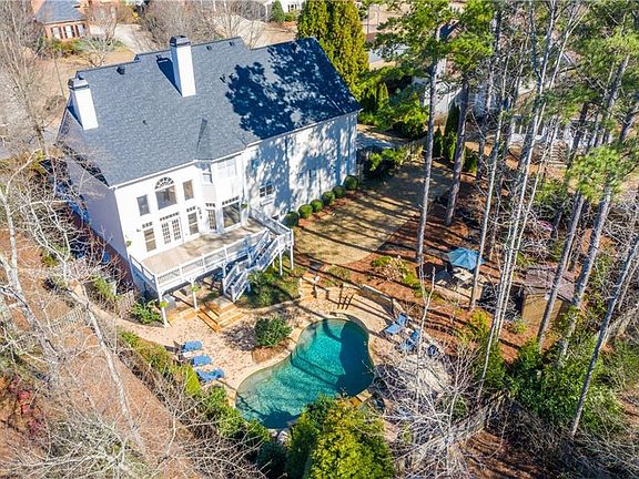 2nd image of 2057 Fairhill Ln NW