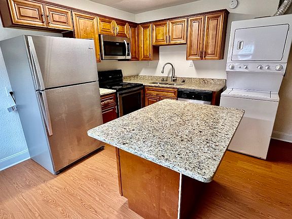 4th image of 1001 Little Bay Ave #A5