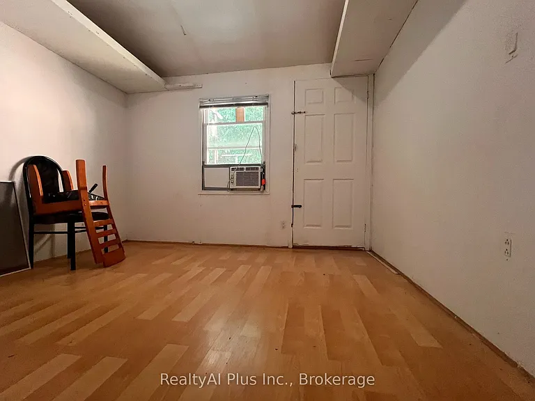 182 Boulton Ave — Photo 19