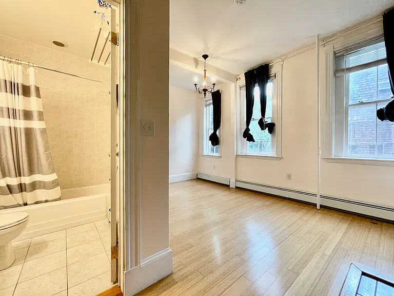 95 W Cedar St #1 — Photo 4