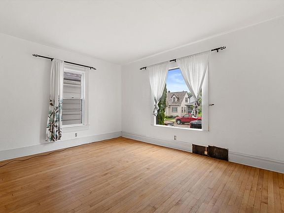 4th image of 1305 Michigan AVENUE