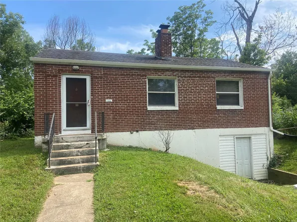 8158 Vardaman Dr, Saint Louis, MO 63130