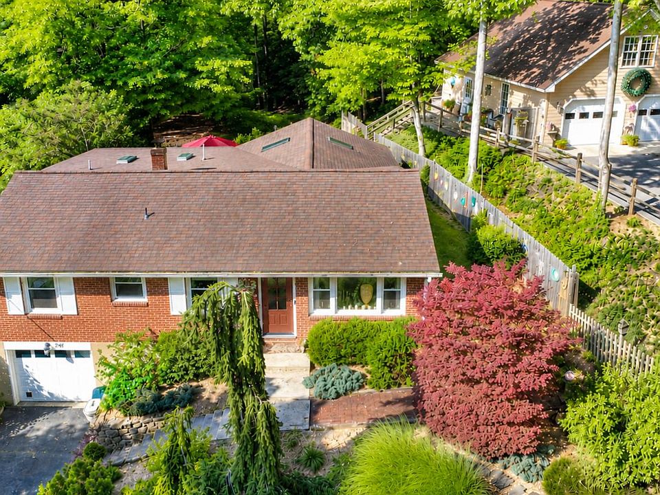 1st image of 214 Heatherton Dr