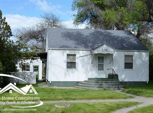 722 S 6th St, Douglas, WY 82633
