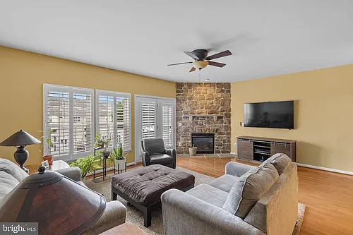43682 Chicacoan Creek Sq Photo 1
