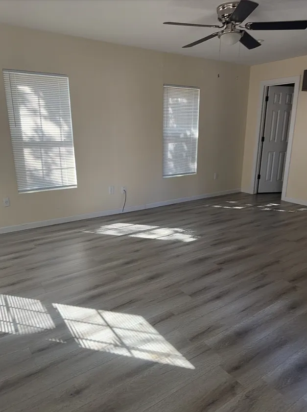 2300 Herring Ave - 2300 1/2 Herring Ave — Photo 2