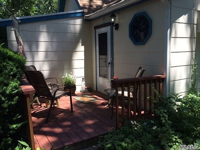 2nd image of 109 Moriches Dr