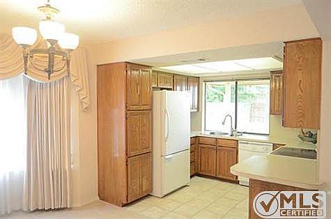 5th image of 2816 Live Oak Ln