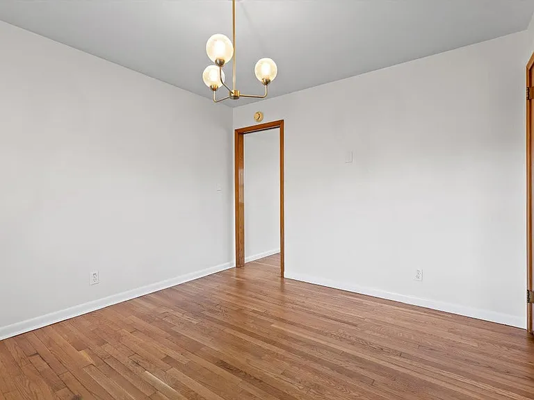 517 Randall St — Photo 16