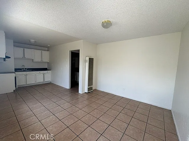 807 E Vernon Ave #2 — Photo 3