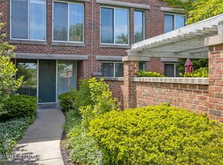 1040 Arbor Ln #0, Northfield, IL 60093