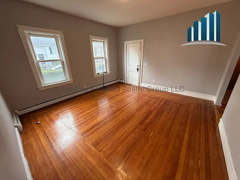 South End — Photo 3