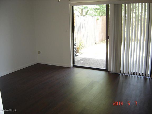 4th image of 292 W Towne Pl #292