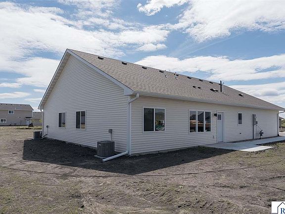 2nd image of 3120 Noble Dr