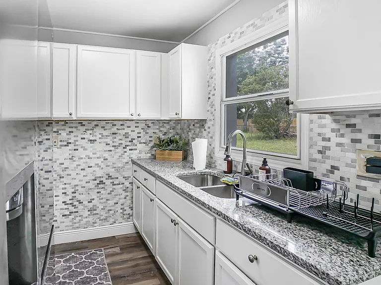 Beautiful and Updated Kitchen!