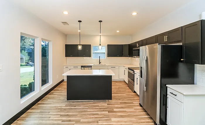1433 Willow Dr — Photo 6