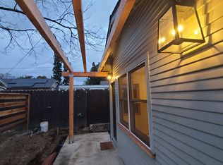 552 E McKinley Ave, Pomona, CA 91767