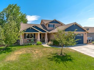 2054 NW 8th St, Redmond, OR 97756