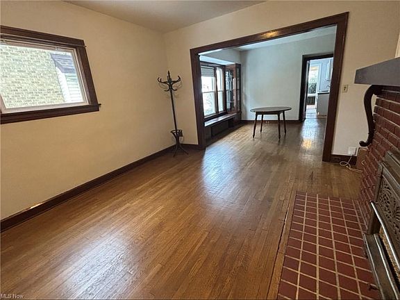 5th image of 1673 Lincoln Ave #1