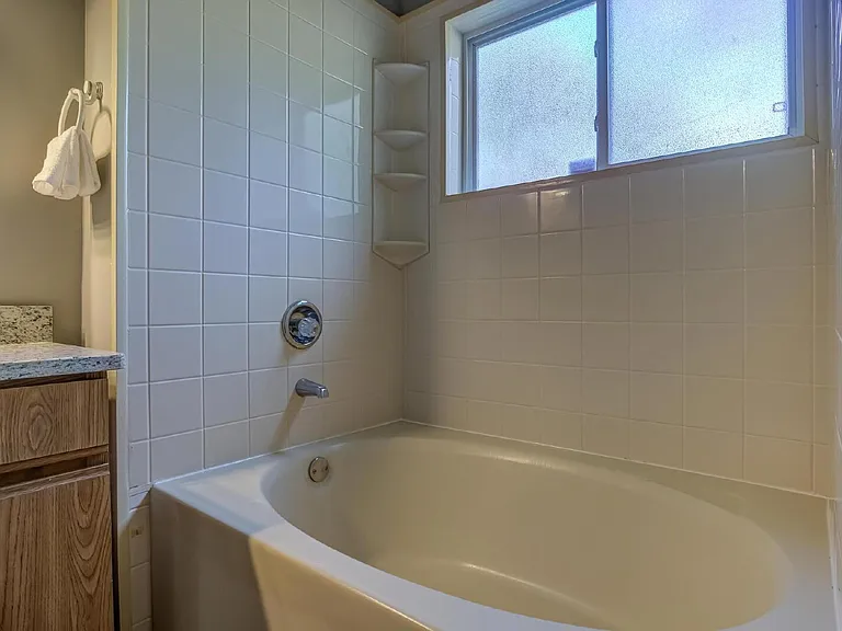 6020 Winterpointe Ln #102 — Photo 34