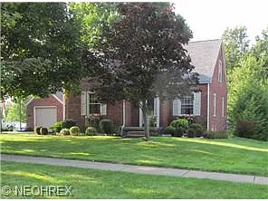 240 W Main St photo 1
