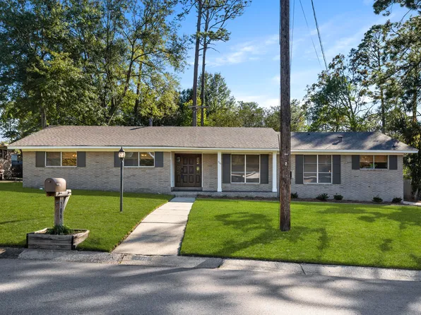 706 Woodland Hills Dr, Hattiesburg, MS 39402