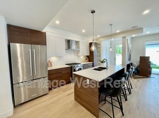 832 Grenfell Ave #4, Kelowna, BC V1Y5J4