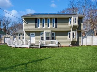 425 Boxwood Dr, Shirley, NY 11967