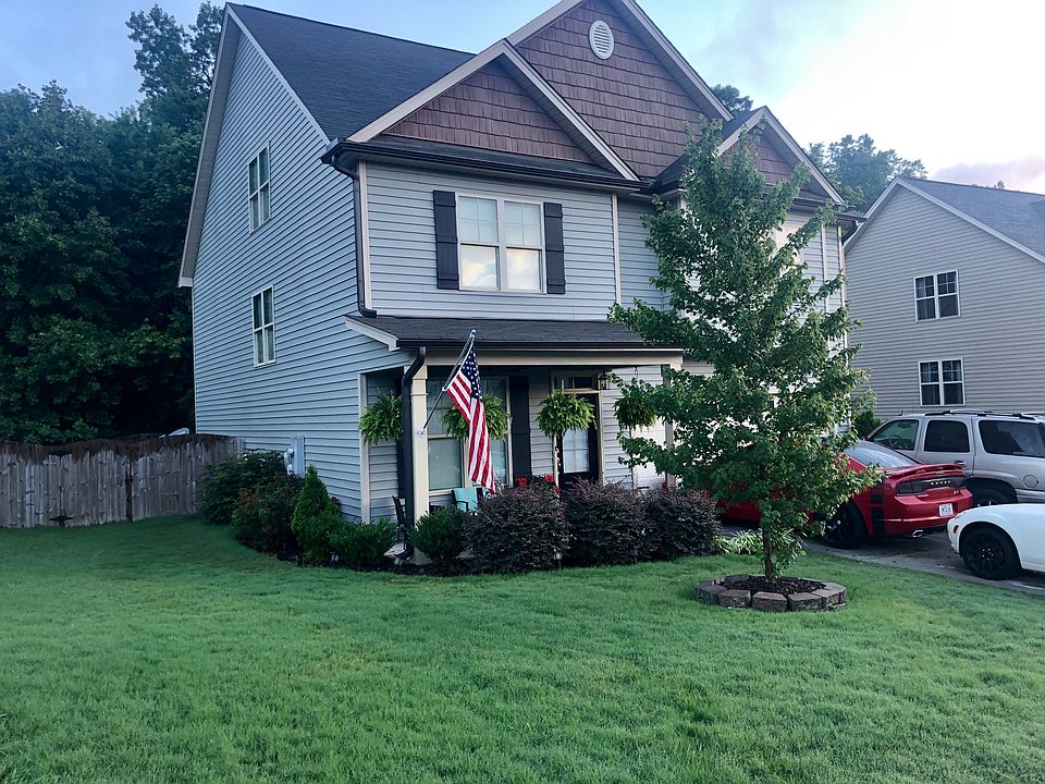 beautiful home & yard