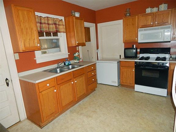 4th image of 2501 Edmond St