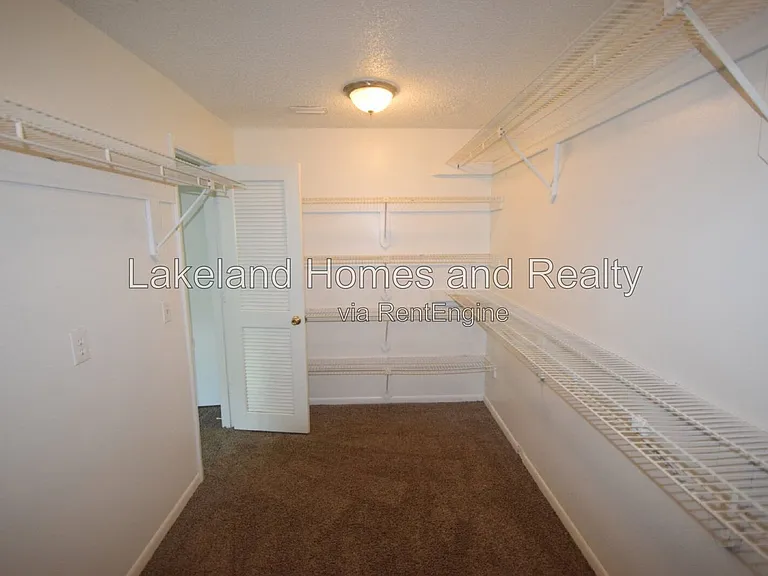 1204 Honeytree Ln W — Photo 16