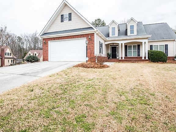 3rd image of 215 Central Heights Dr