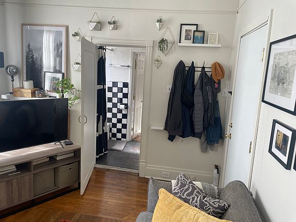 4th image of 107 Morewood Ave #2