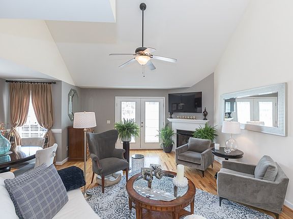 4th image of 355 W Spiller St #B