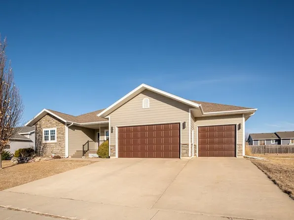 1314 35th St, Spirit Lake, IA 51360
