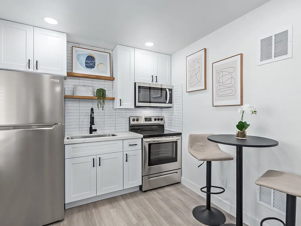115 W Broadway Rd #5