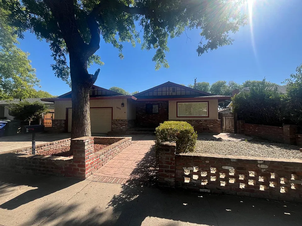1808 Skylane Way