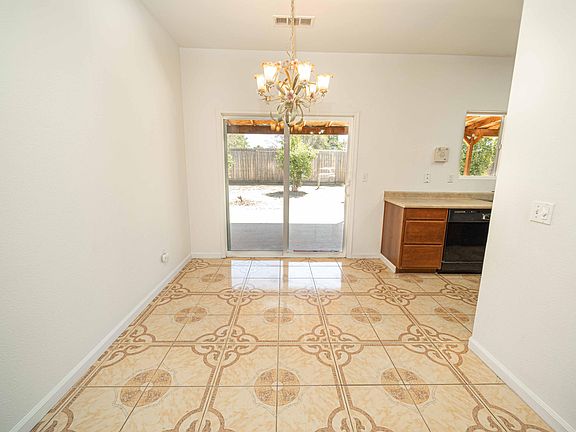 5th image of 211 E Riverbend Court NE