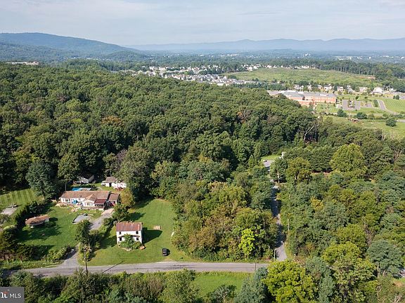 2nd image of 248 Loop Rd