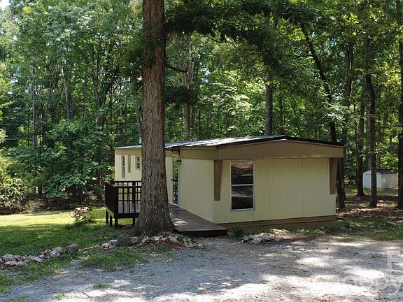 3rd image of 1140 Love Valley Rd