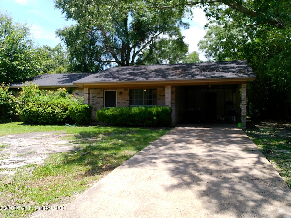 1st image of 9 Park Dr