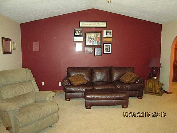 4th image of 225 Ironwood Dr