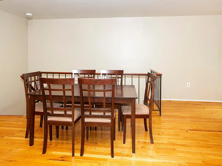 10 W Lee St #B-R72 — Photo 6