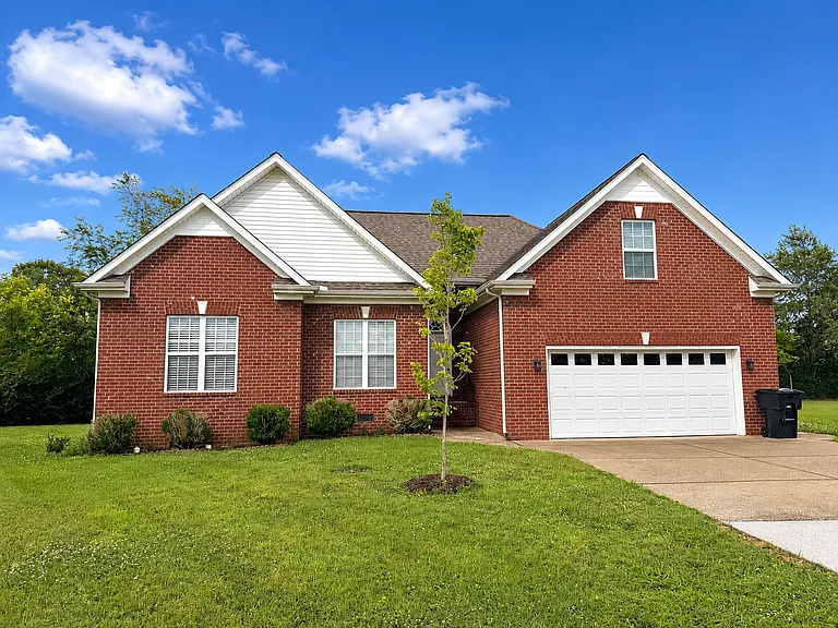 4517 Hammock Dr — Photo 1