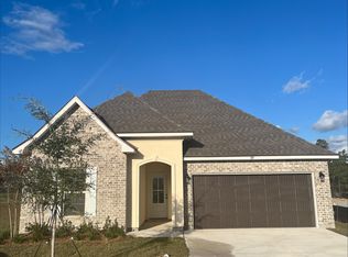 189 Bon Ami Dr, Freeport, FL 32439