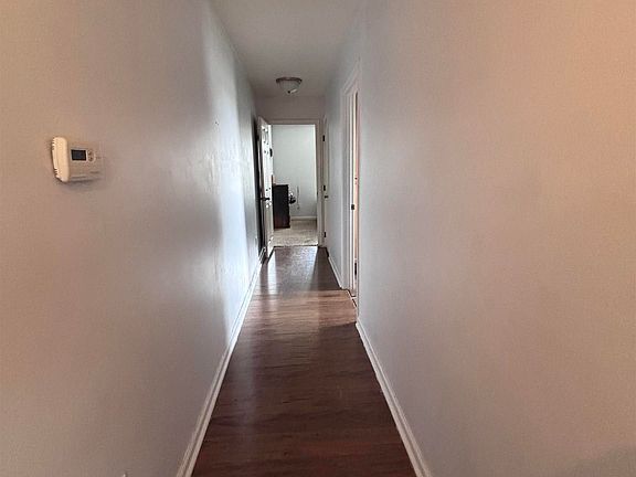4th image of 11 Libby Ln