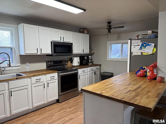 4th image of 200 Blaine St