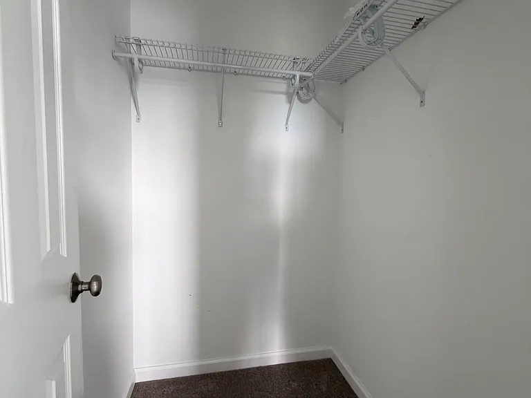 121 Westover Dr — Photo 31