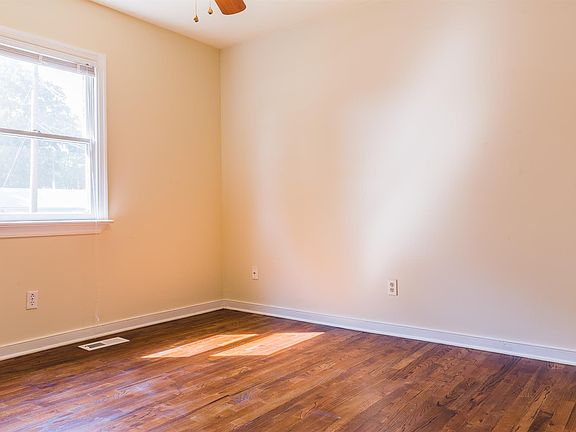 5th image of 1131 Eggleston St